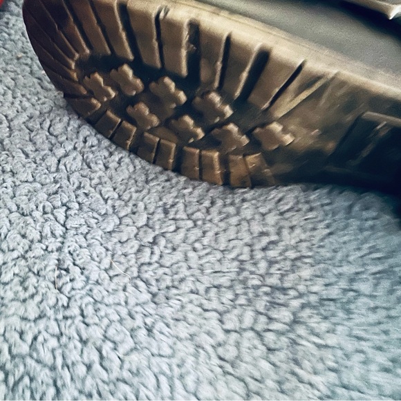 Boots - Picture 9 of 12